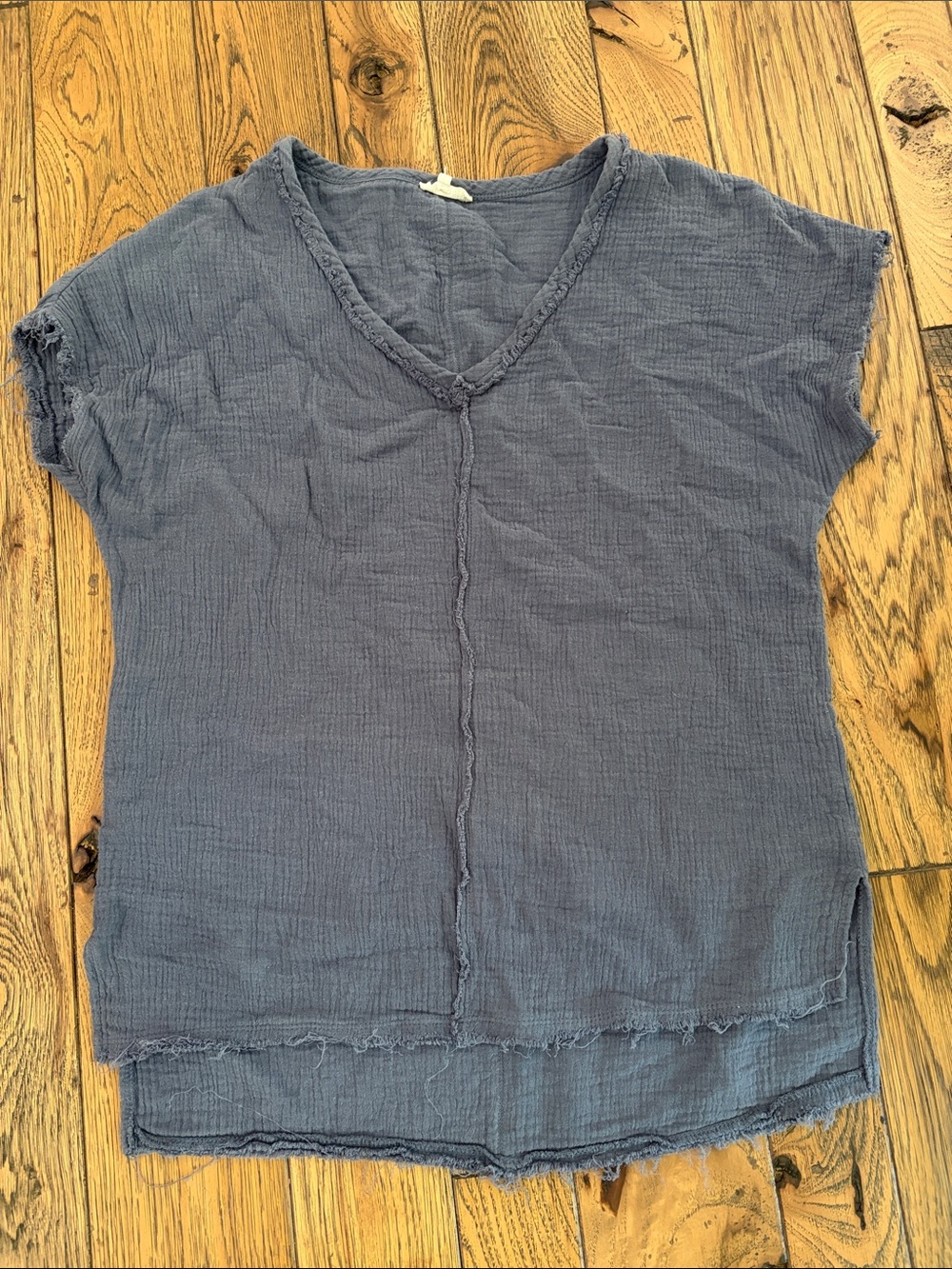 LA MIEL Distressed V-Neck Tunic in Washed Blue